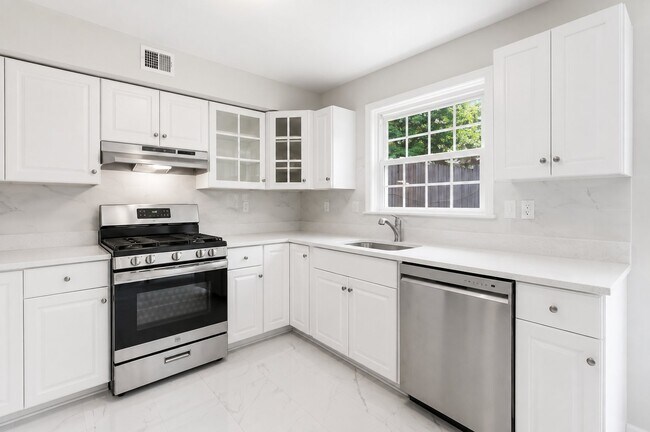Building Photo - 14819 Smethwick Pl
