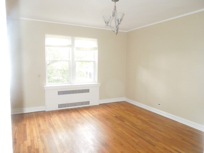 Building Photo - 70 Strawberry Hill Ave