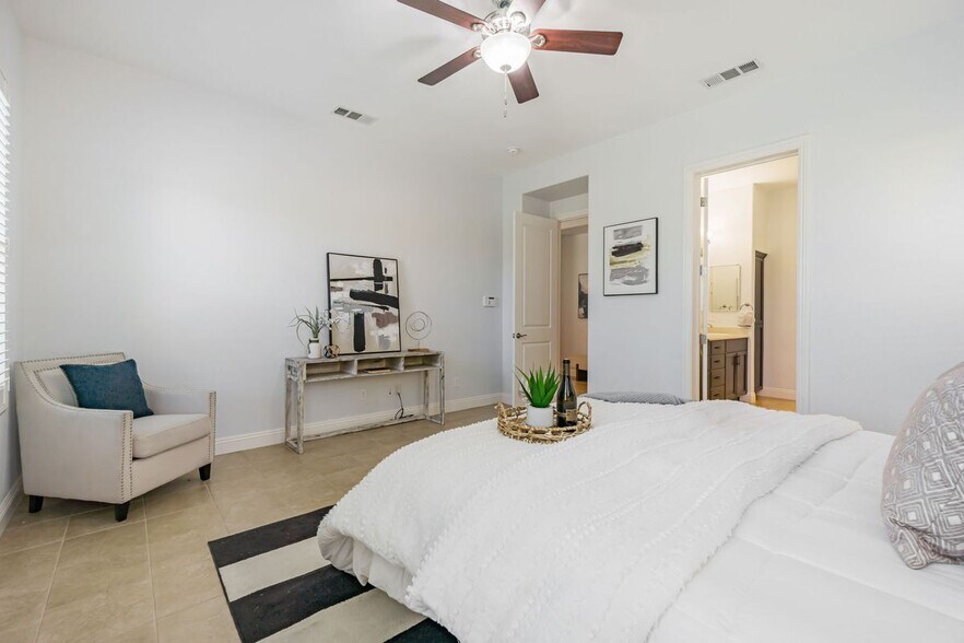 Building Photo - 1631 Chianti Ln