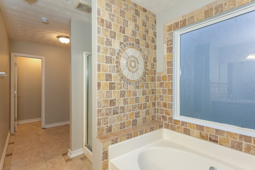 Building Photo - 875 Georgian Hills Dr