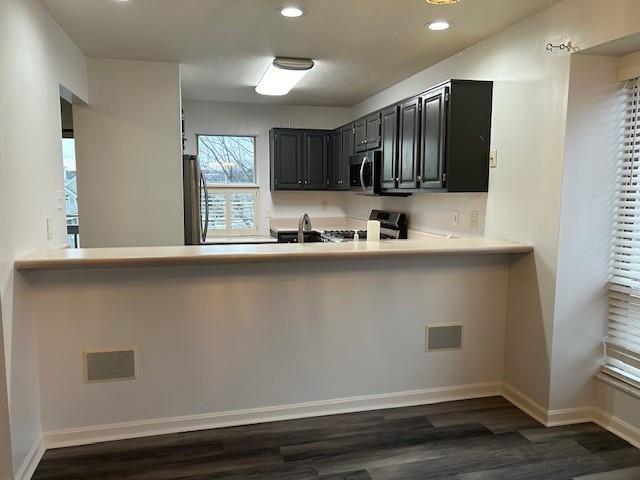Building Photo - 1099d Riverside Dr