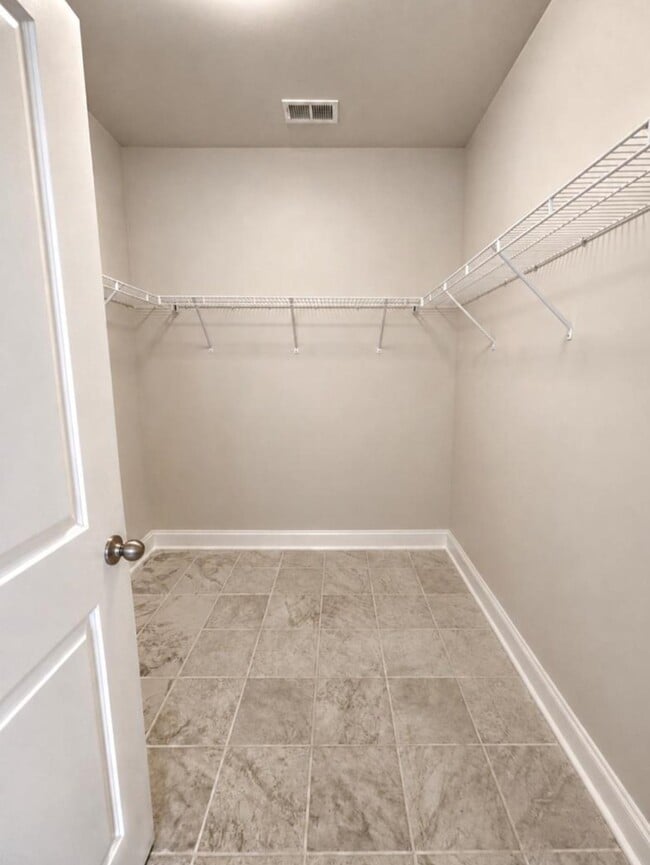 Building Photo - 181 Dagger Ct