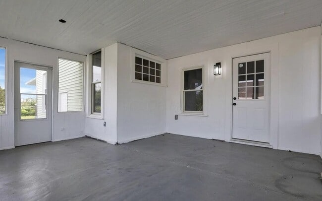 Building Photo - 3610 Grove City Rd