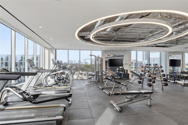 Building Photo - 501 West Ave