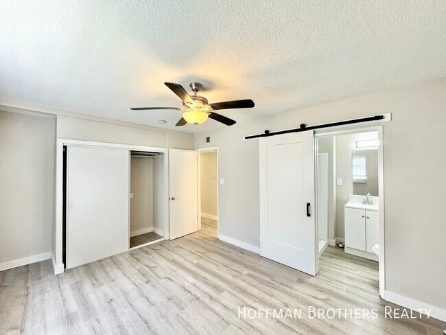 Building Photo - 12234 Manor Dr