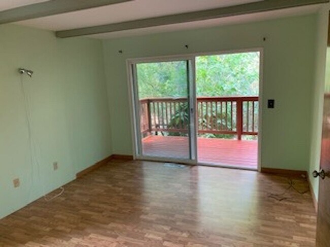 Building Photo - 4 Bedroom 2.5 Bath  with loft ,office, and sauna