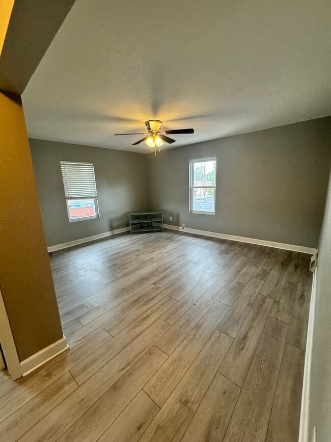 Building Photo - 1055 1st Capitol Dr
