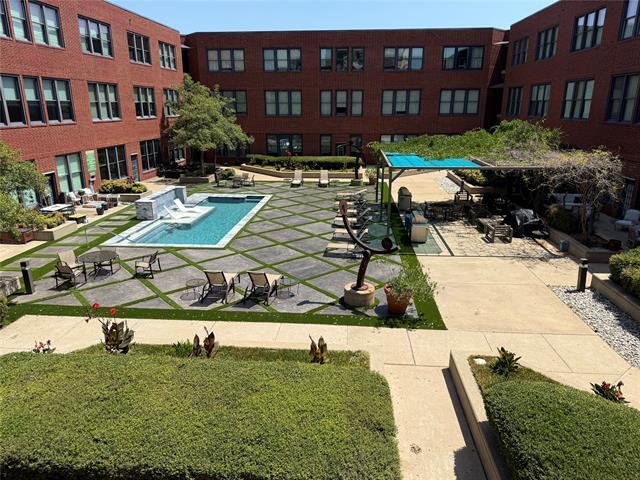 Building Photo - 2502 Live Oak St