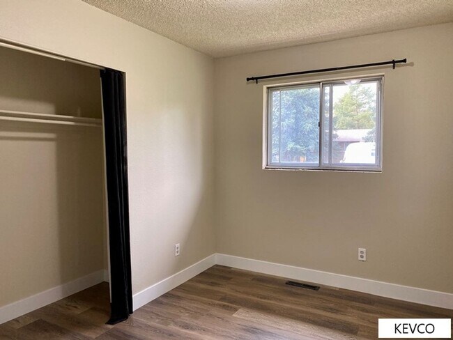 Building Photo - Great Location, Even Better Home!