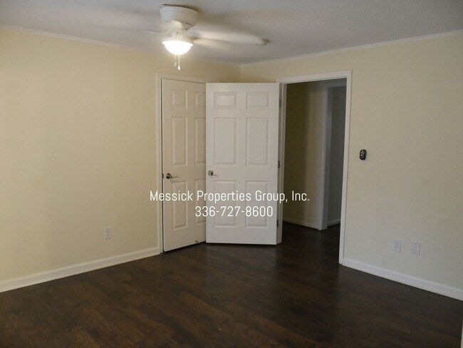 Building Photo - Quiet, Convenient Location, off Country Cl...