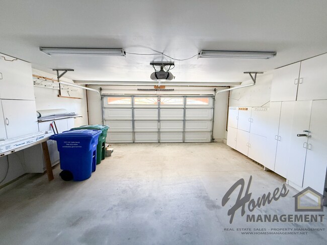 Building Photo - Homes Management - Carlsbad Home with Ocean View