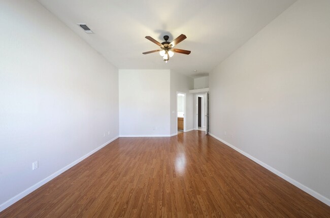 Building Photo - 4709 Laurel Springs Dr