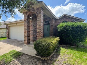 Building Photo - Freshly Renovated Midway ISD Home