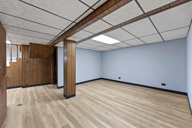 Building Photo - 5534 S Natoma Ave