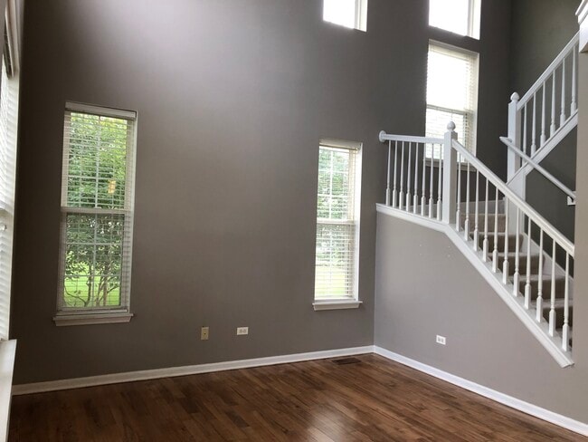 Building Photo - 2330 Sheehan Dr