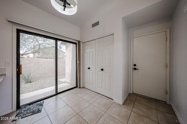 Building Photo - 9429 E Camino Del Santo