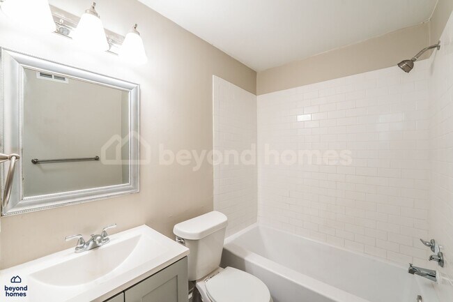 Building Photo - Beautiful 3 Bed 2 Bath Home in Hoover - Ju...