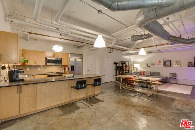 Building Photo - 1100 S Grand Ave