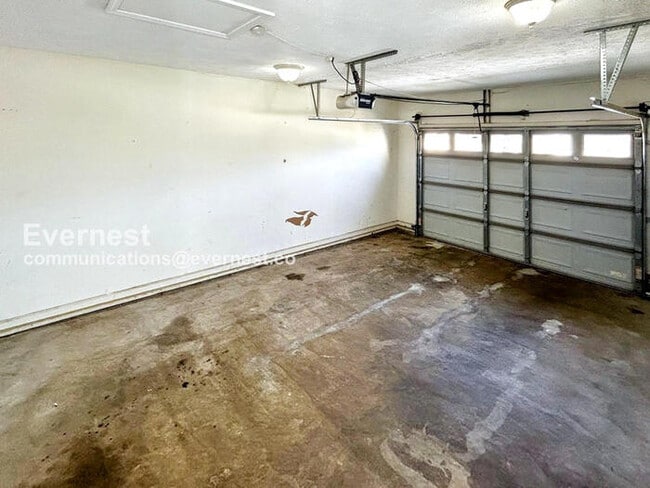 Building Photo - Spacious 3 Bed, 2 Bath Home with Deck, Patio, and Attached Garage