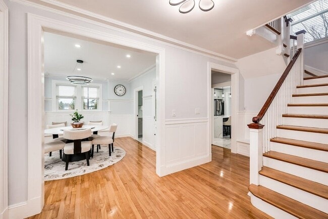 Building Photo - 815 Central Ave