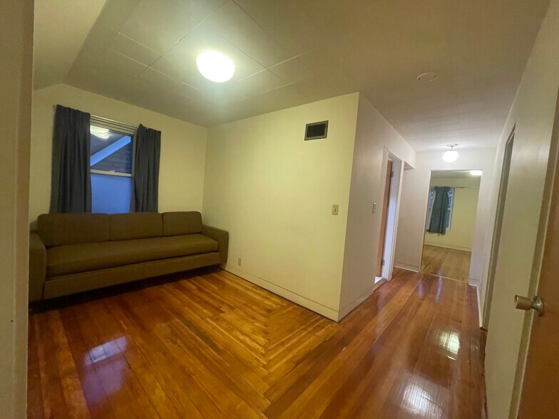 Building Photo - 10 Packard Ave