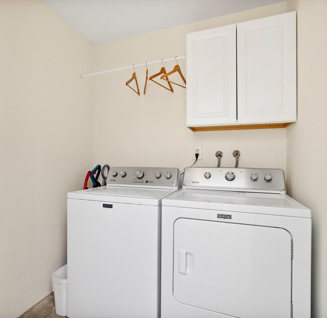 Building Photo - 1713 Grand Bahama Dr W