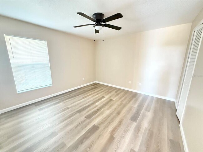 Building Photo - 2359 Harbor Town Dr