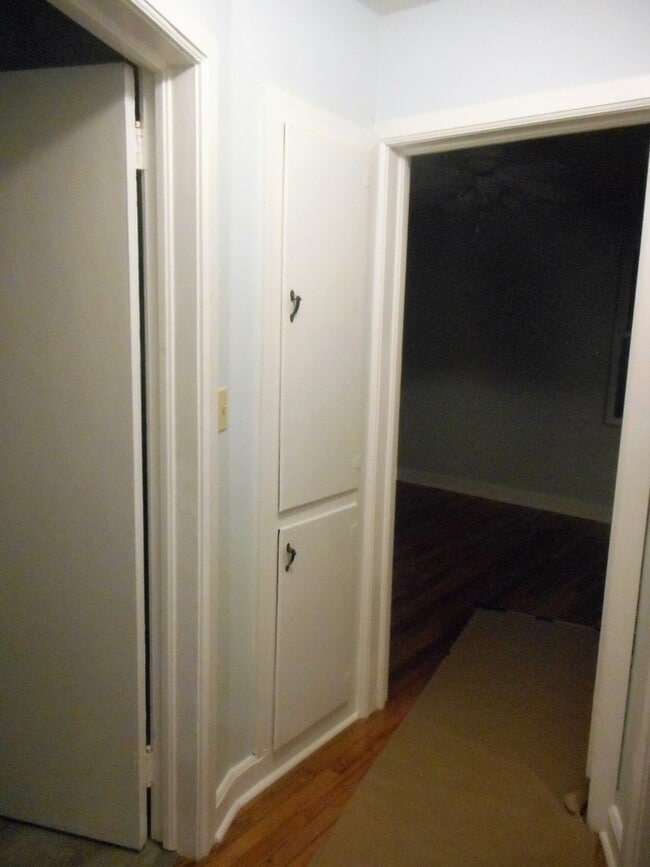 Building Photo - 820 Oakdale Rd