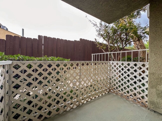 Building Photo - 10140 Mountair Ave