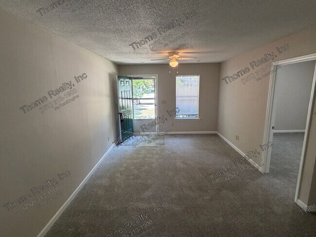 Building Photo - 2266 Sherwood Ave