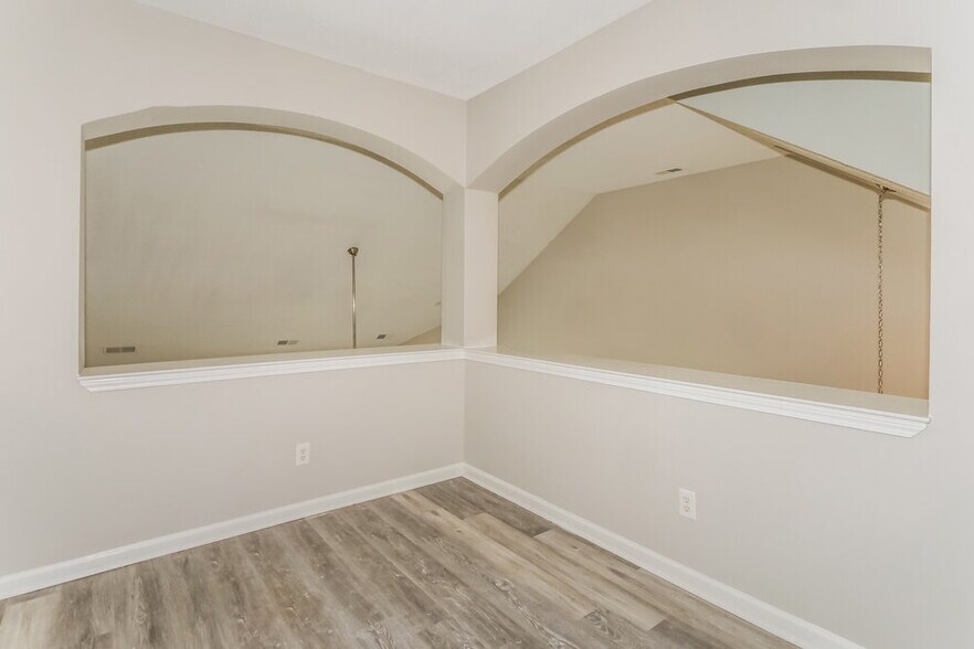 Building Photo - 1043 Averett Cove
