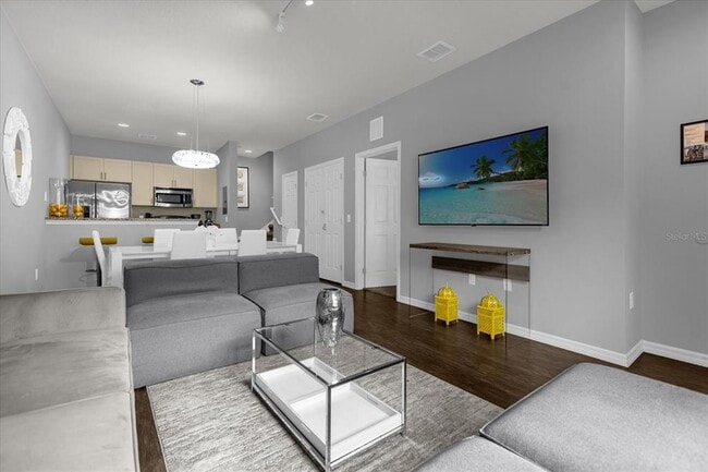 Building Photo - 5350 Diplomat Ct