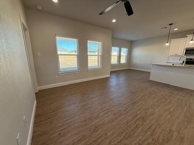 Building Photo - 7024 Glen Abbey St