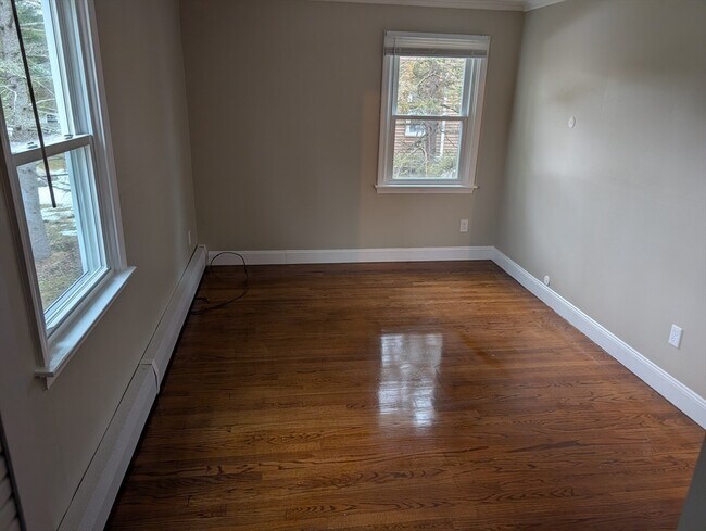 Building Photo - 8 Linda Circuit