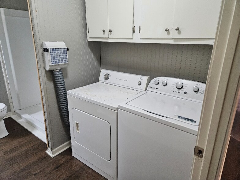 Building Photo - 16 Linder Rd