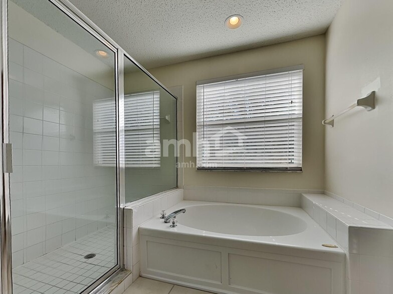 Building Photo - 607 Grand Canyon Dr