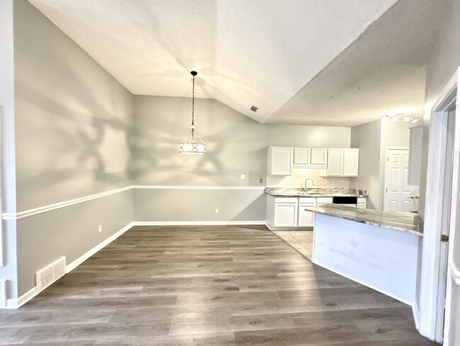 Dining Area - 1217 Brady Hollow Ln