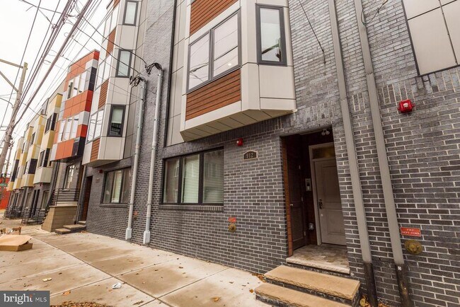 Building Photo - 912 N 16th St