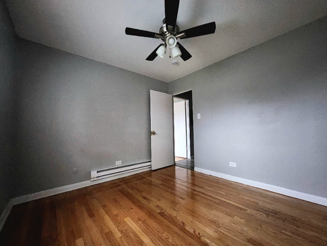 Building Photo - 3115 W 79th St