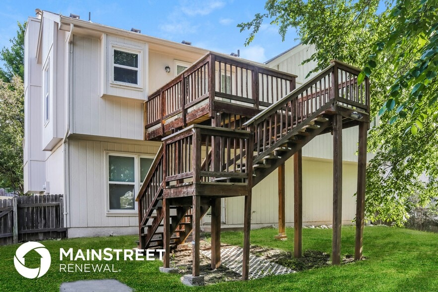 Building Photo - 1405 NE Tawny Dr
