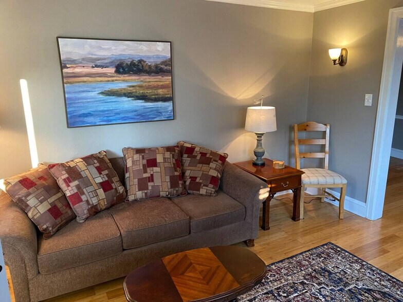 Building Photo - 25 Morton Rd