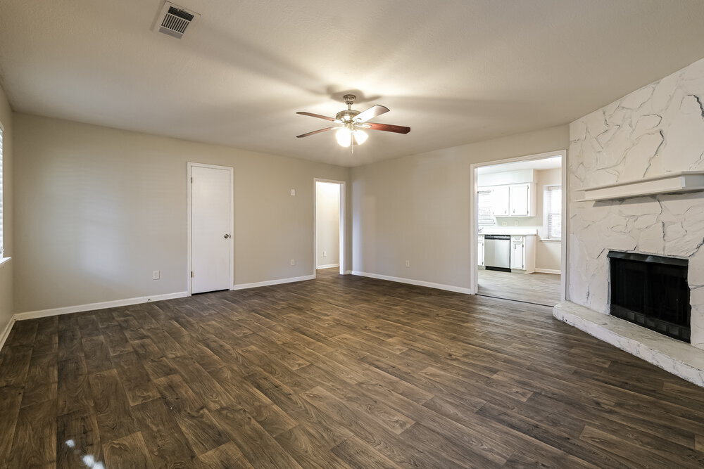 Building Photo - 843 Tall Deer Dr