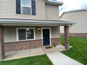 Building Photo - 486 Pheasant Ridge Dr