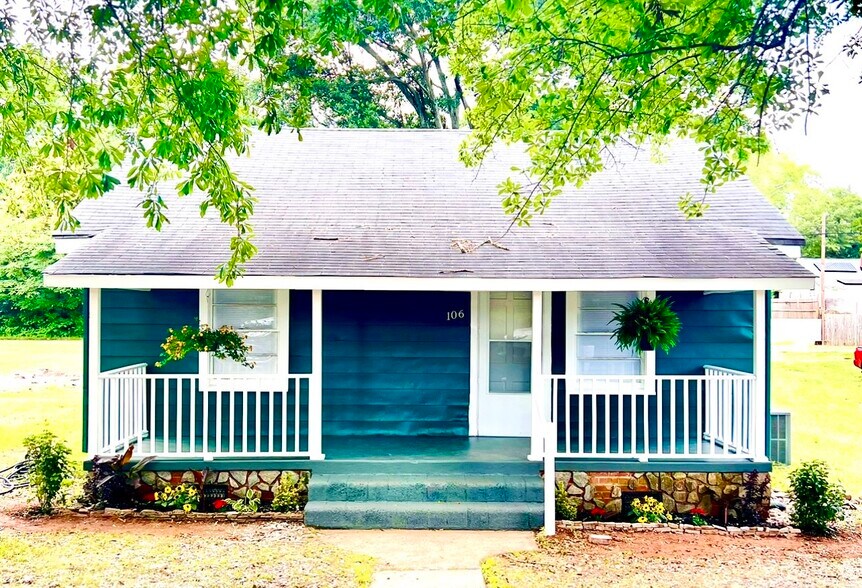 Primary Photo - 106 Lester Ave