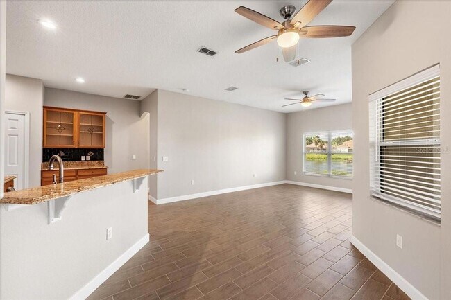 Building Photo - 2580 Channel Way