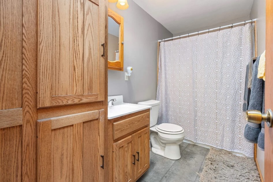 Bathroom - W5881 Manitowoc Rd