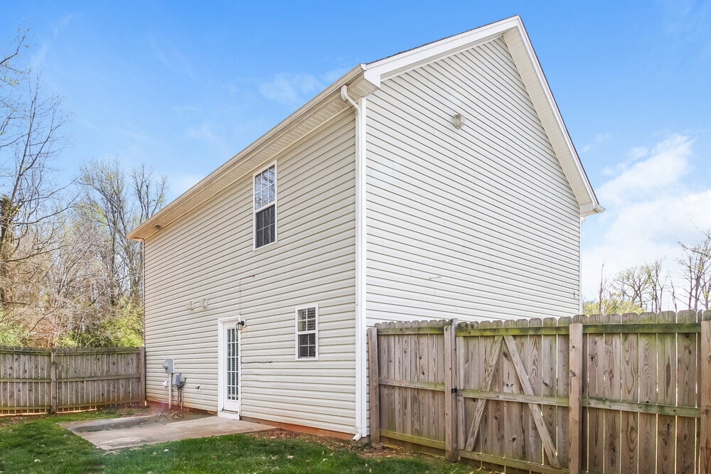 Building Photo - 3 Sherbourne Ct