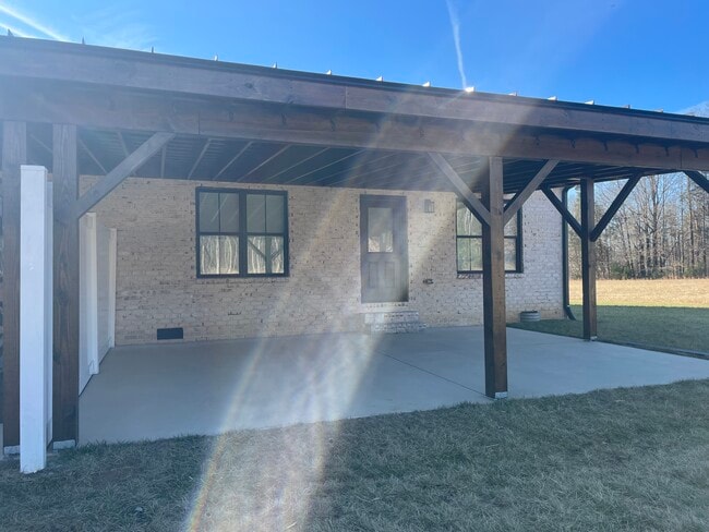 Building Photo - 2137 NC-61