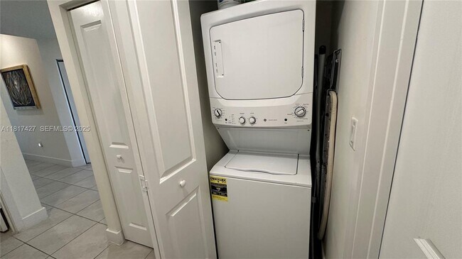 Building Photo - 8001 NW 41st St