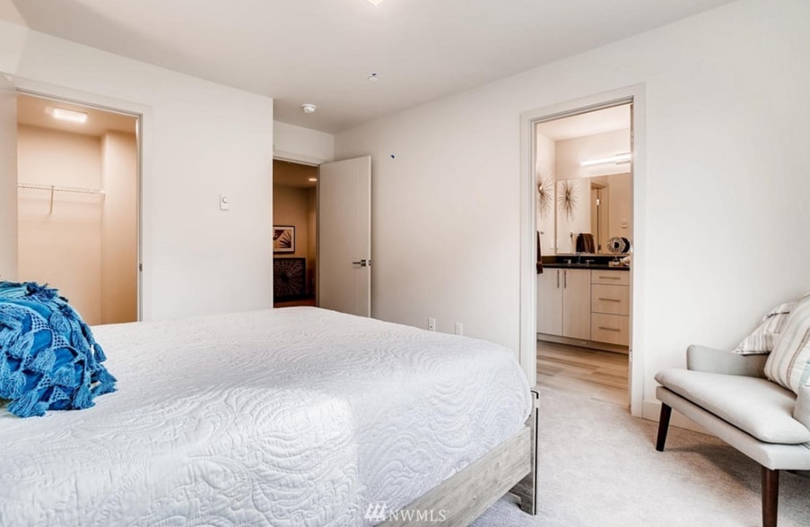 Building Photo - 17905 35th Ave SE